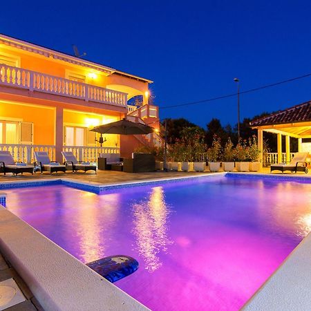 Family Friendly Pool House Ana - Happy Rentals Bibinje Exterior foto