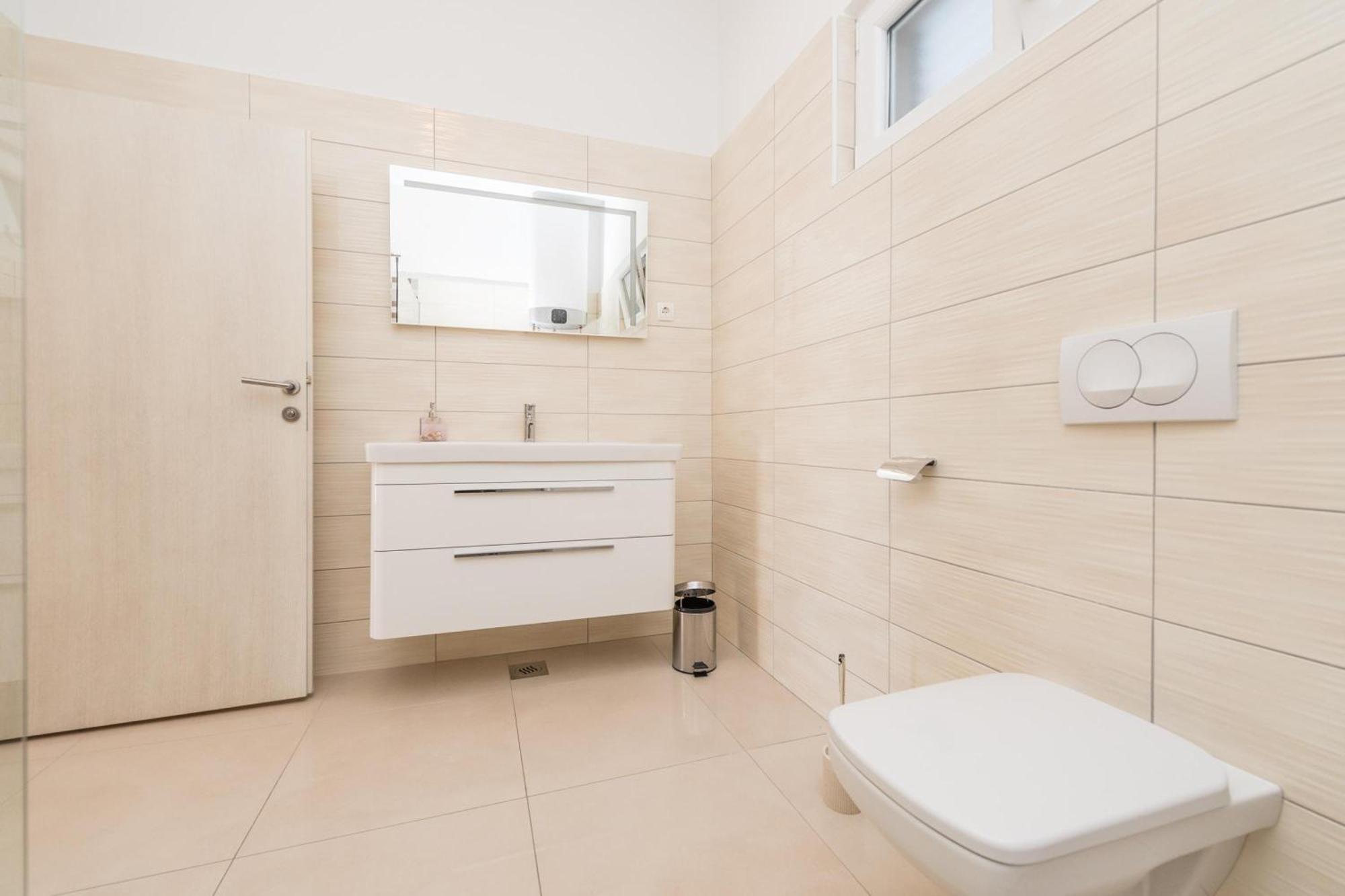 Family Friendly Pool House Ana - Happy Rentals Bibinje Exterior foto