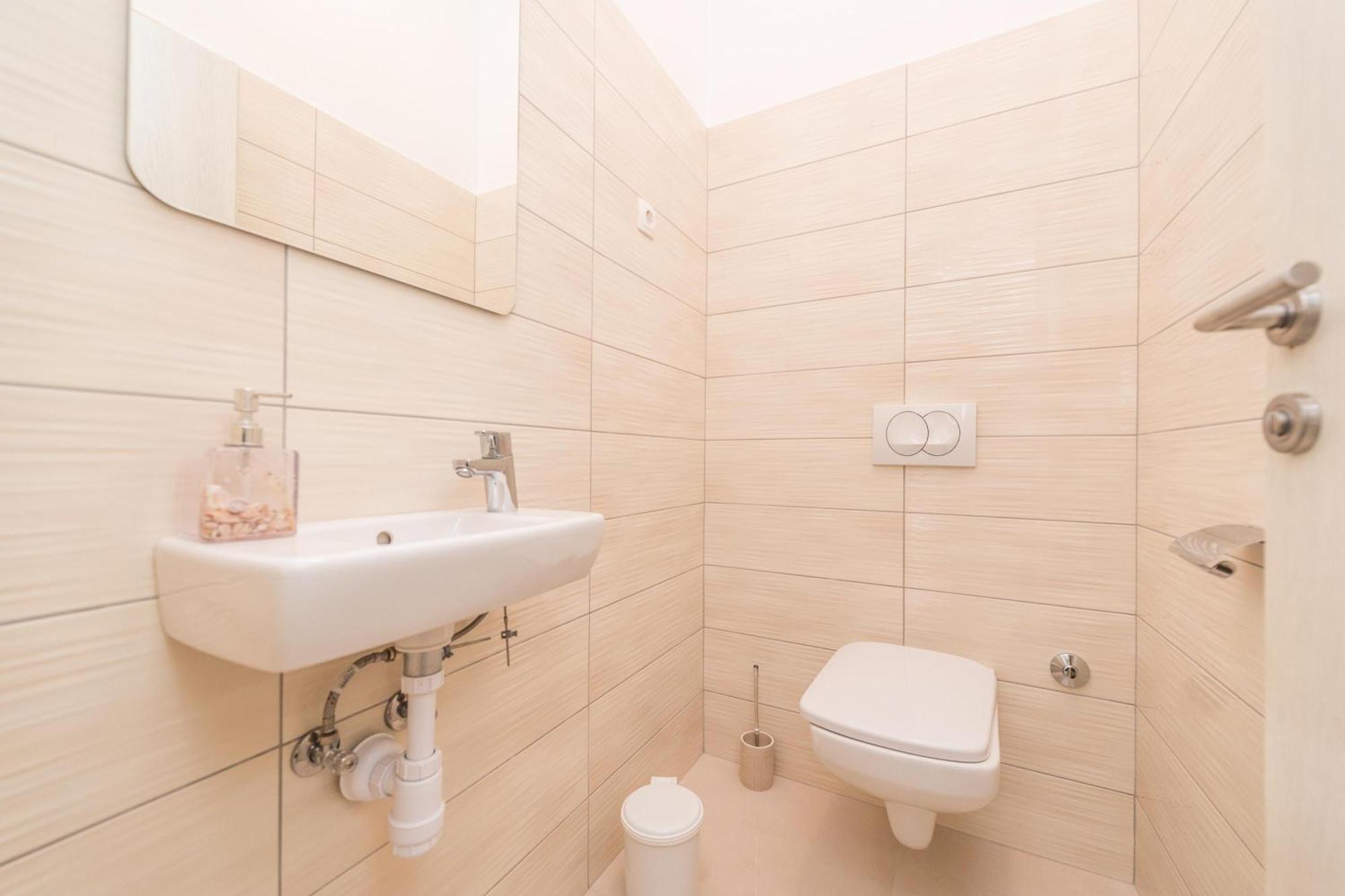 Family Friendly Pool House Ana - Happy Rentals Bibinje Exterior foto