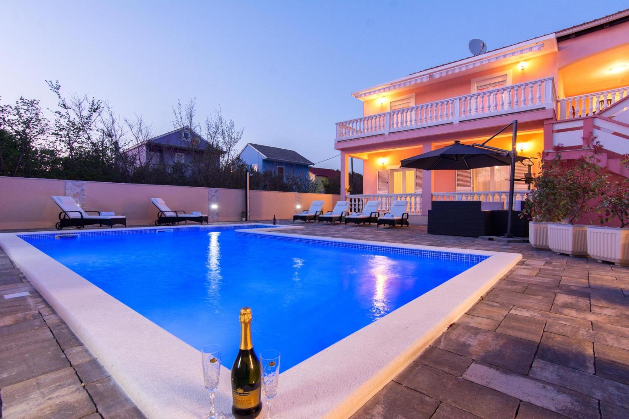 Family Friendly Pool House Ana - Happy Rentals Bibinje Exterior foto