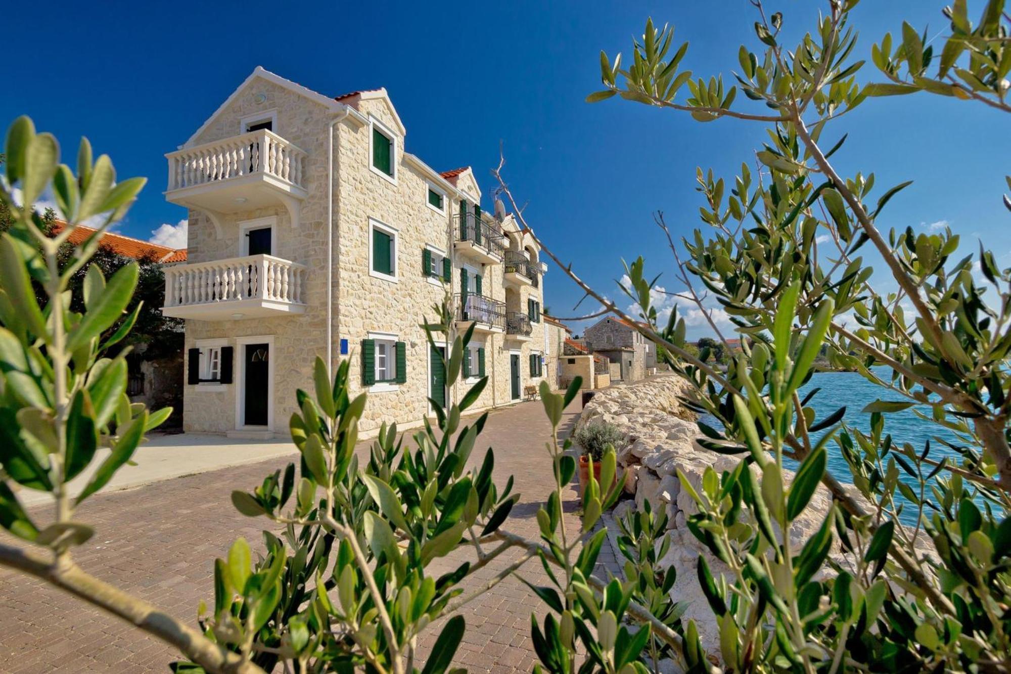 Family Friendly Pool House Ana - Happy Rentals Bibinje Exterior foto
